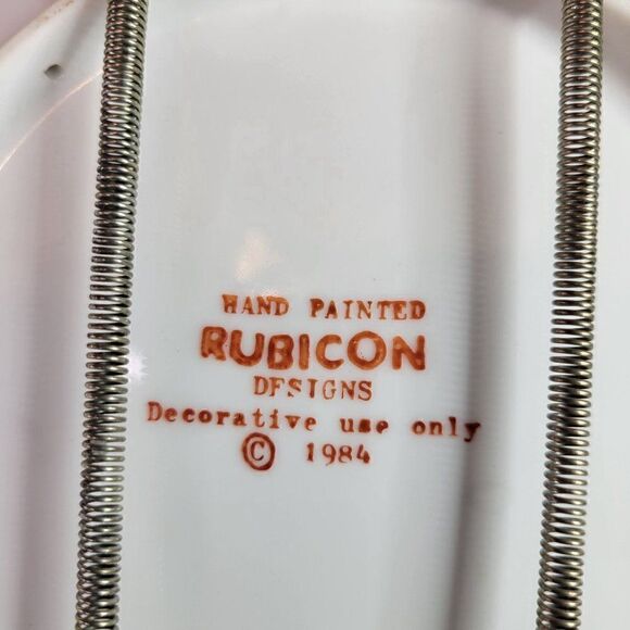 Vintage RUBICON Blue Fish Red Fish Hand Painted Plate with Plate Hanger - Picture 3 of 8